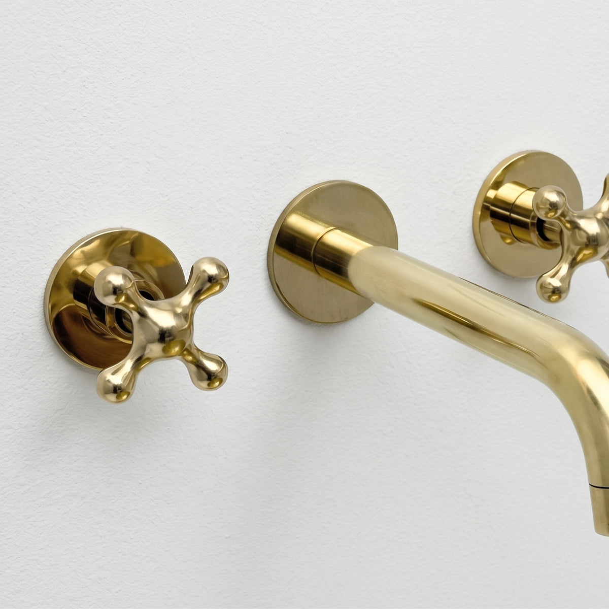 Unlacquered Brass Flat Face Plates for Wall Mount Faucets, 1/2 inch Solid Brass Flat Escutcheons